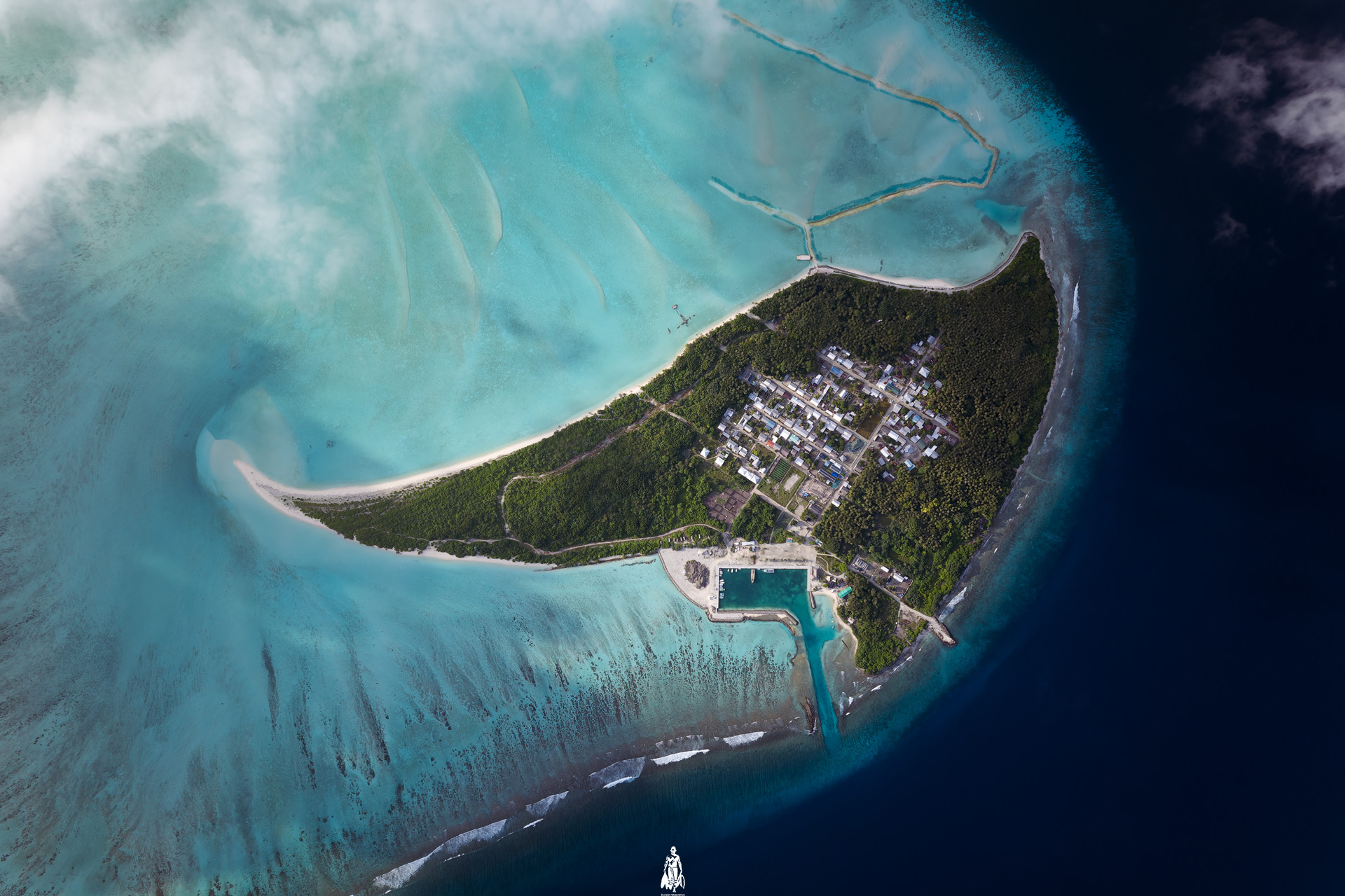 Sh Bileffahi Aerial Full Shot